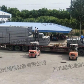 SMC电缆槽装车现场